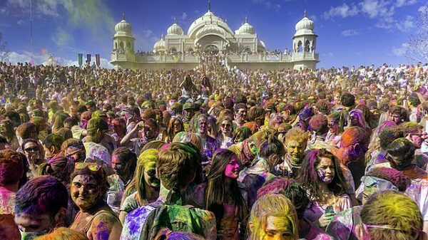 होली महोत्सव: भारत के रंगों का उल्लासमय उत्सव